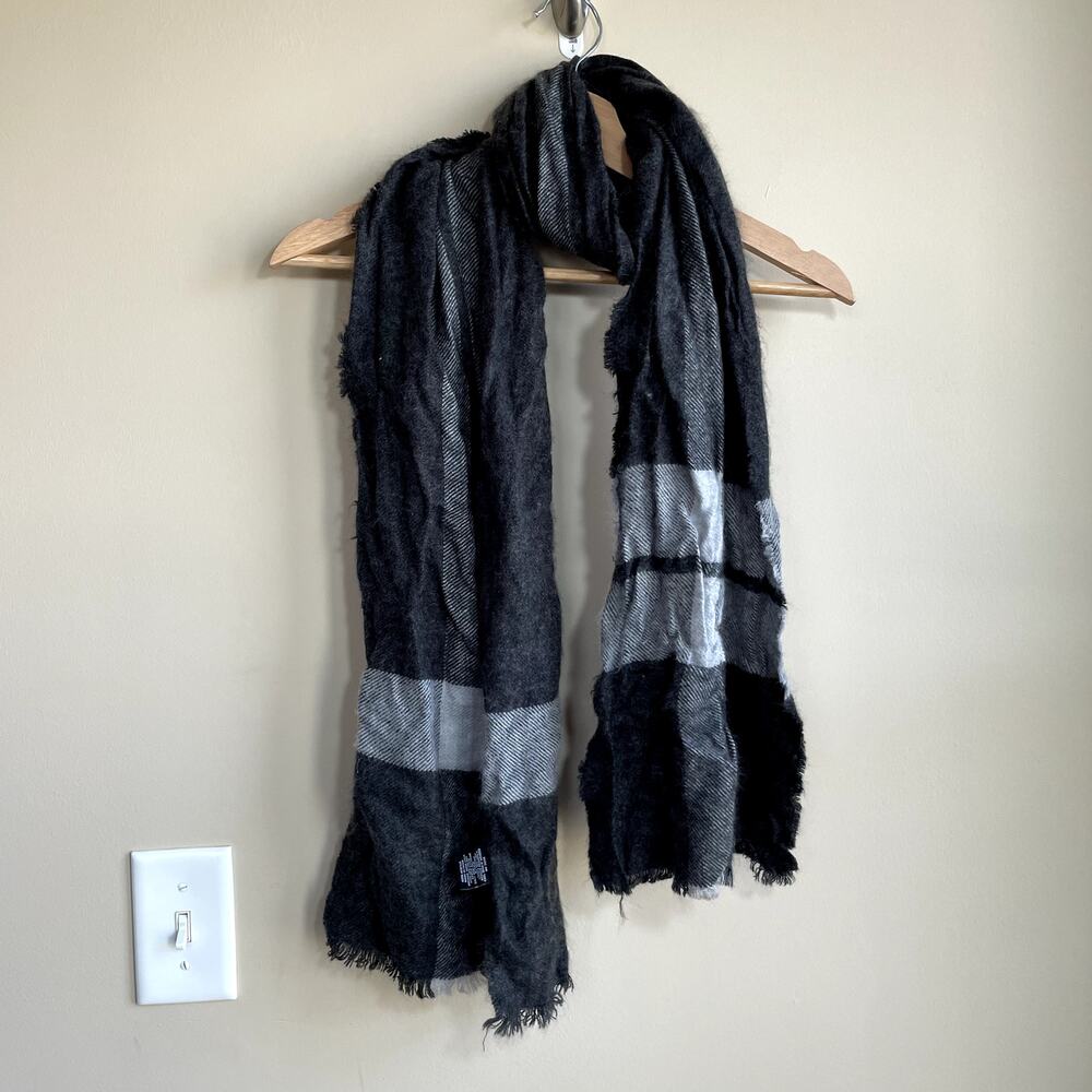 Jos. A Bank black gray colorblock soft winter scarf full length casual accessory